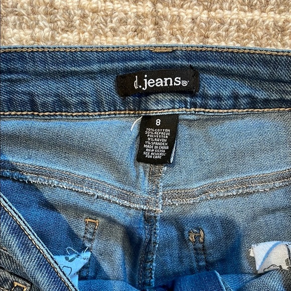 Trendy Ripped Denim Jeans - Picture 3 of 5